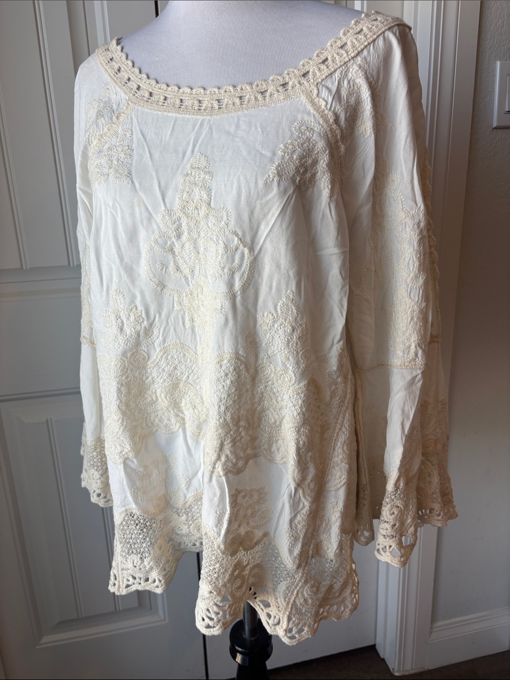 Democracy Women’s Cream Embroidered Boho Top